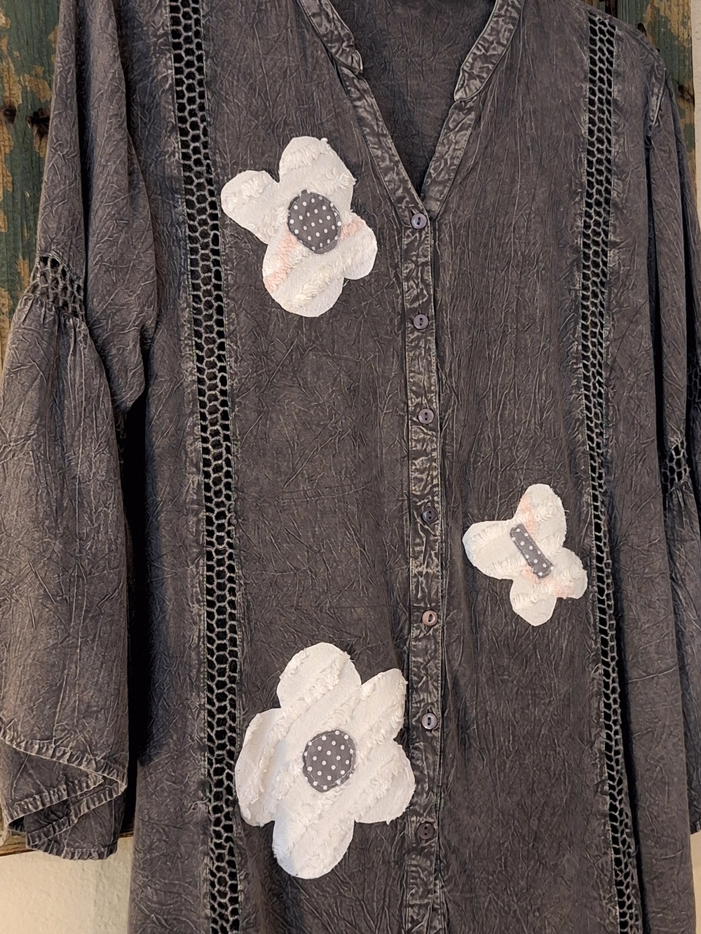 Rework Patchwork Gray Button-Front Floral Applique Blouse W/Bell Sleeves Size XL - Picture 6 of 8